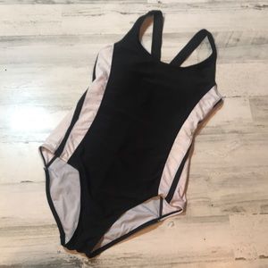 - #P34 - 1PC size 10 everlast bathing suit swimsuit